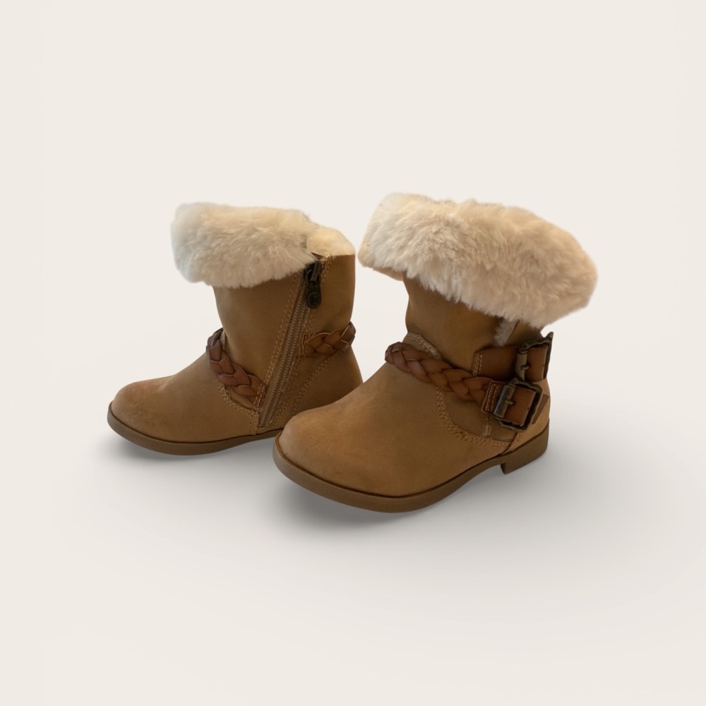 Blowfish Kids Boots with Cream Faux Fur - Picture 2 of 5